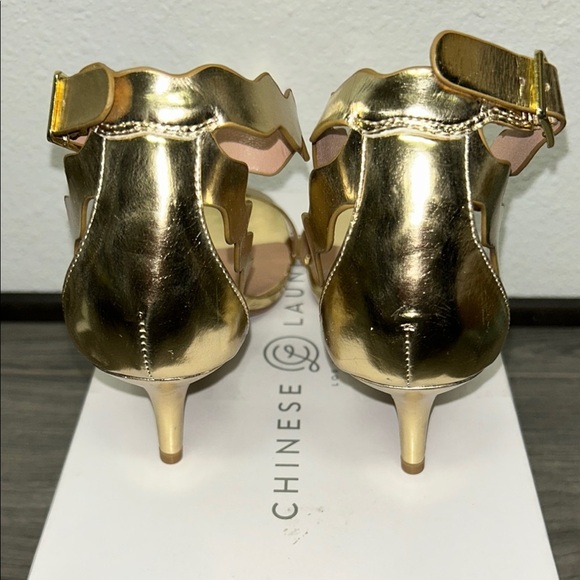 Chinese Laundry Rubie Scalloped Sandal - Picture 6 of 8